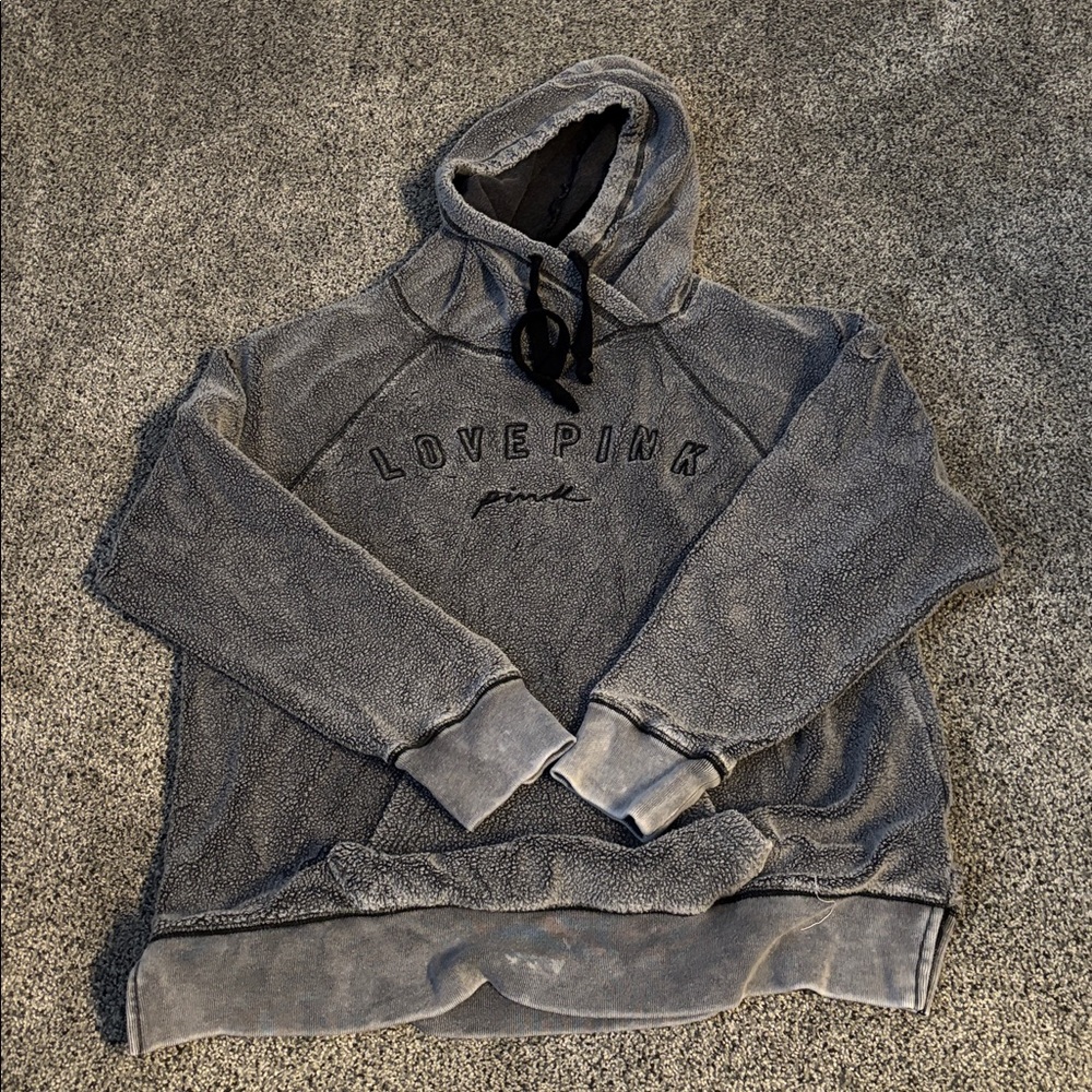 Never worn. Purchased on here new, took the tags off to wash.